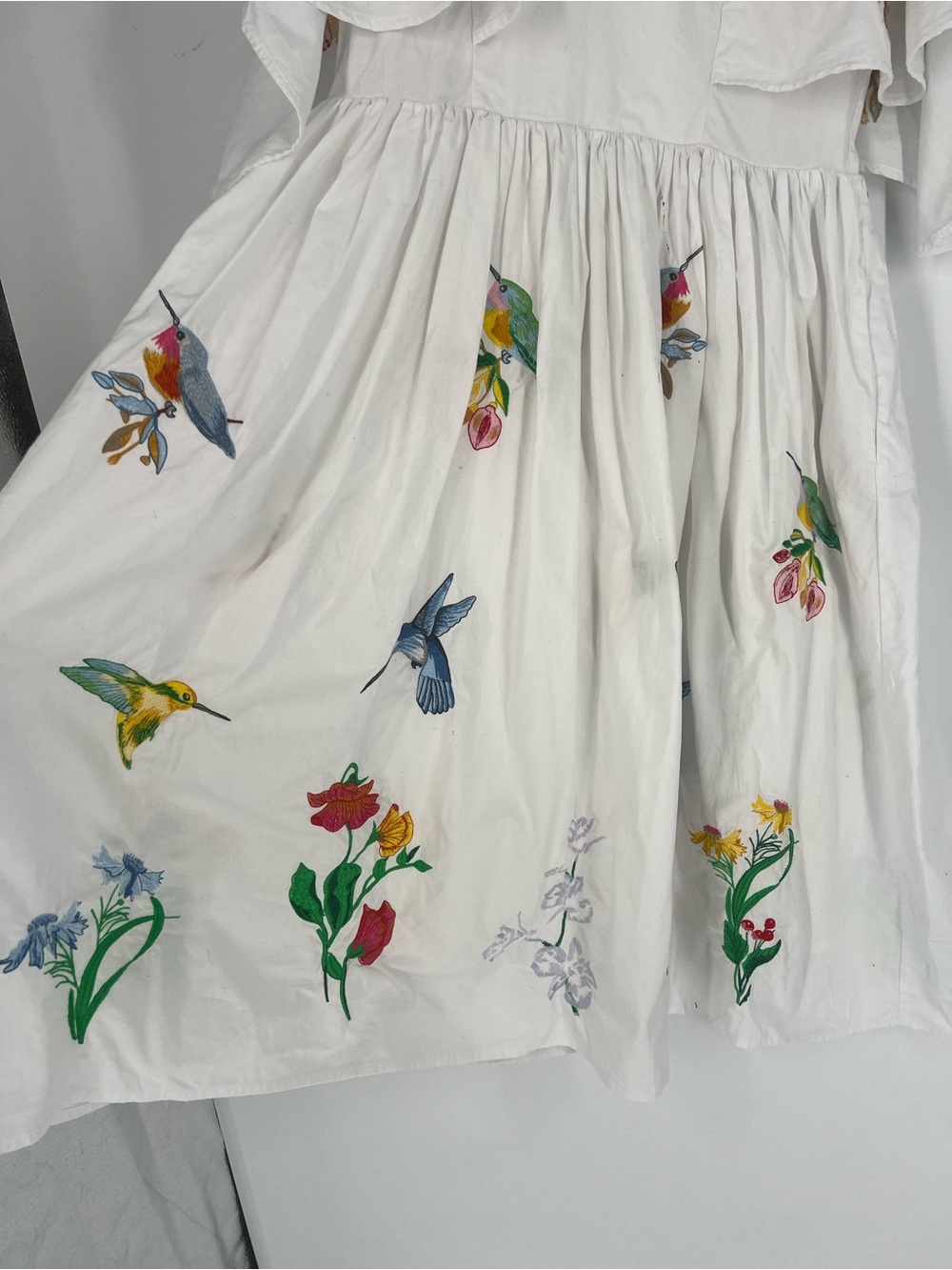 Fanm Mon White Colorful Hummingbird & Floral Print Flutter Sleeve Midi Dress - Picture 3 of 7